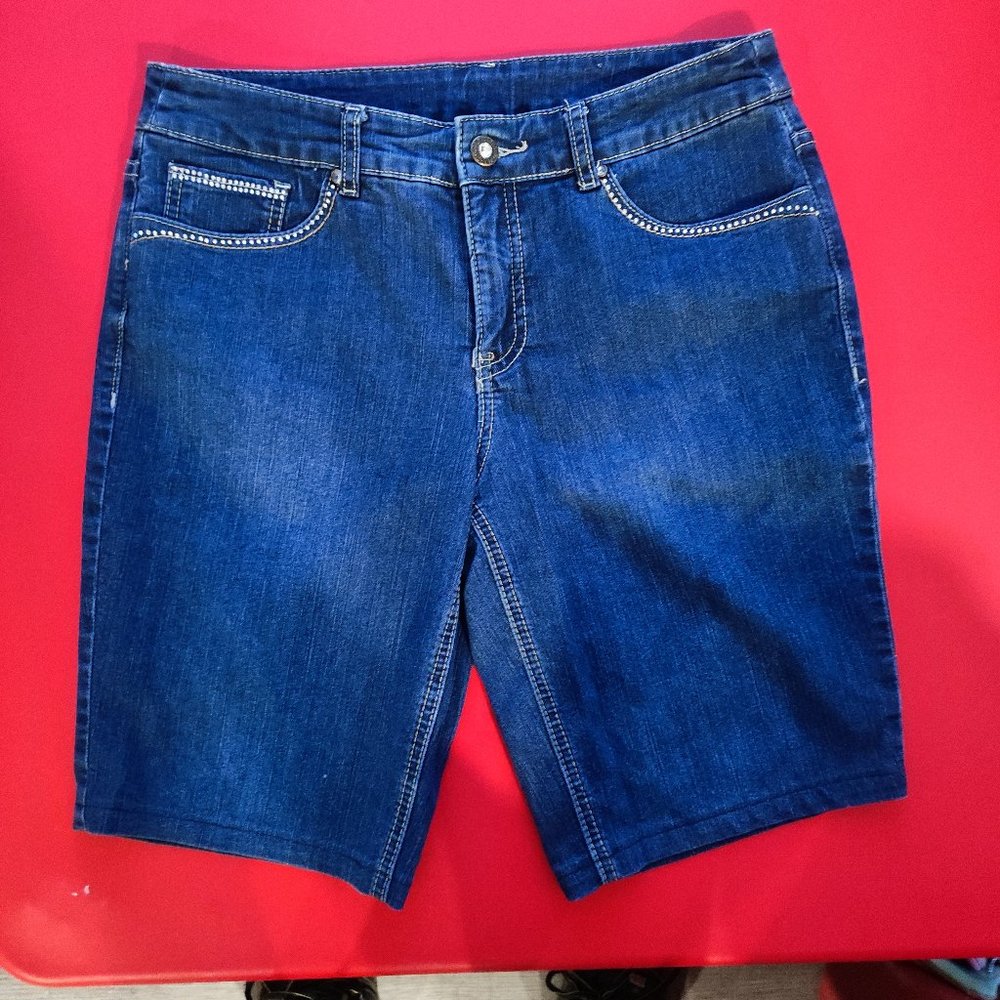 Signature Slimming Short blue rhinestone design women's size 10P